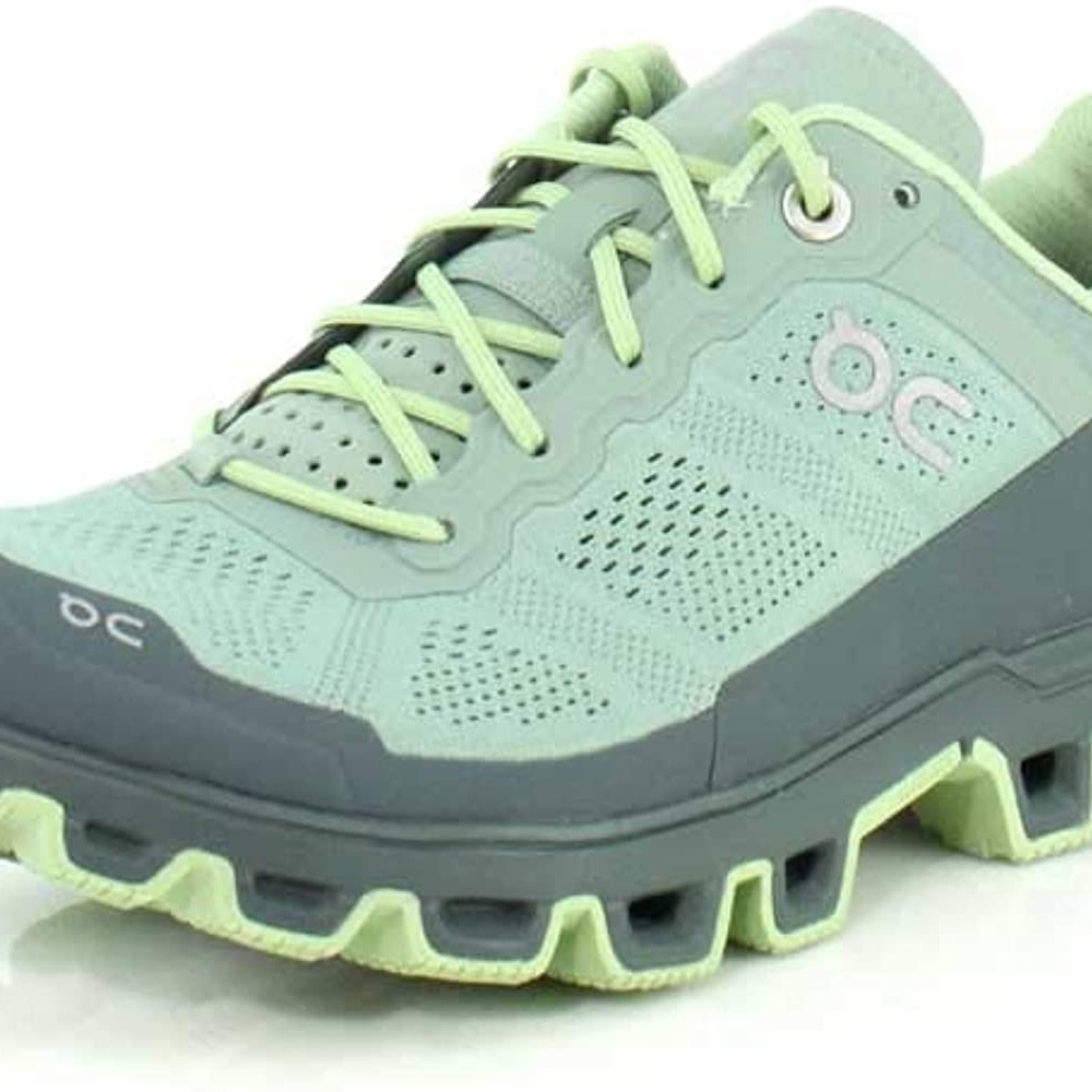 NWOT On Running Cloud Venture Moss/olive shoes Womens size 10